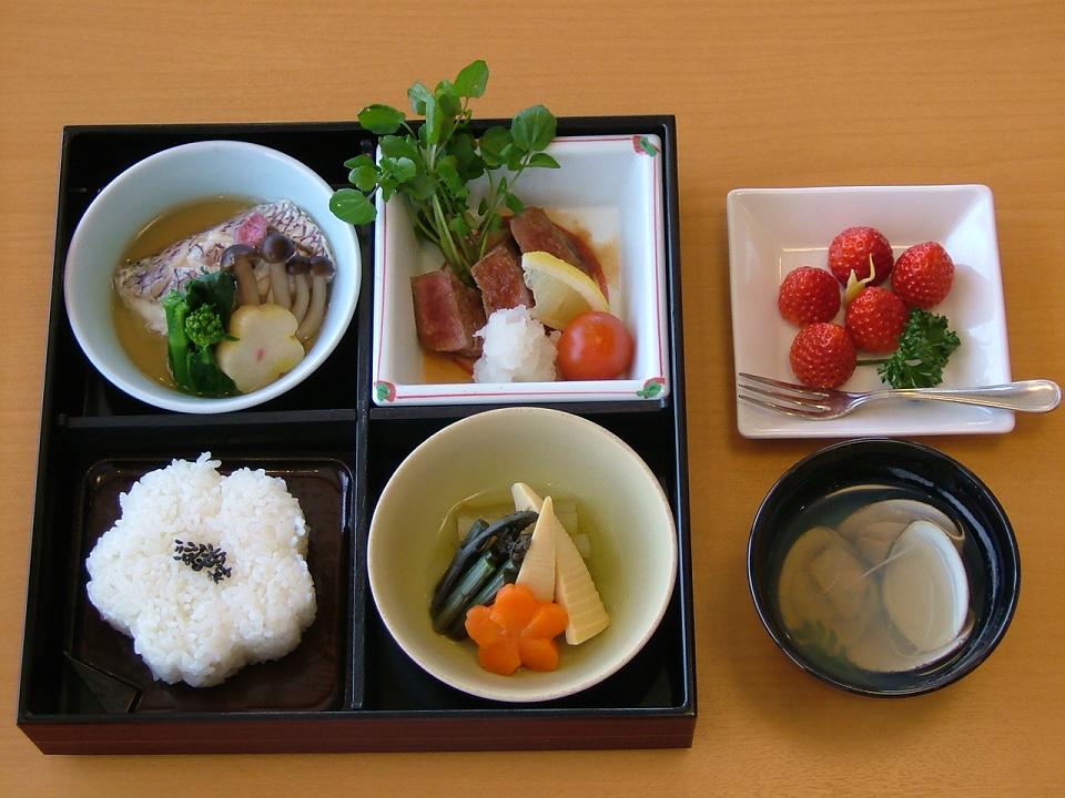 http://kenshin.shoutoku.or.jp/2010/03/04/2010-spring-menu.JPG